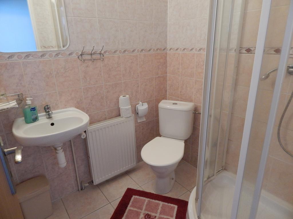 Penzion U Kasnych Mníšek pod Brdy エクステリア 写真