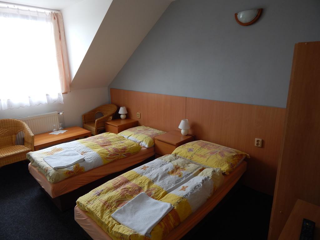 Penzion U Kasnych Mníšek pod Brdy エクステリア 写真