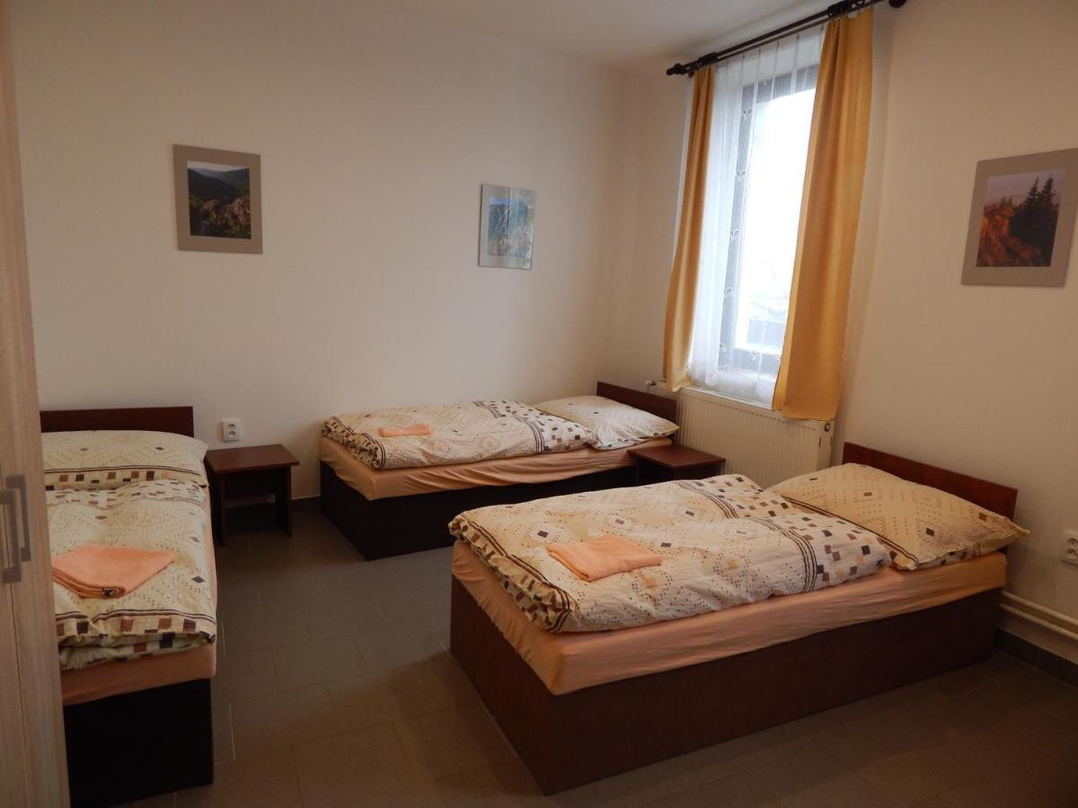 Penzion U Kasnych Mníšek pod Brdy エクステリア 写真
